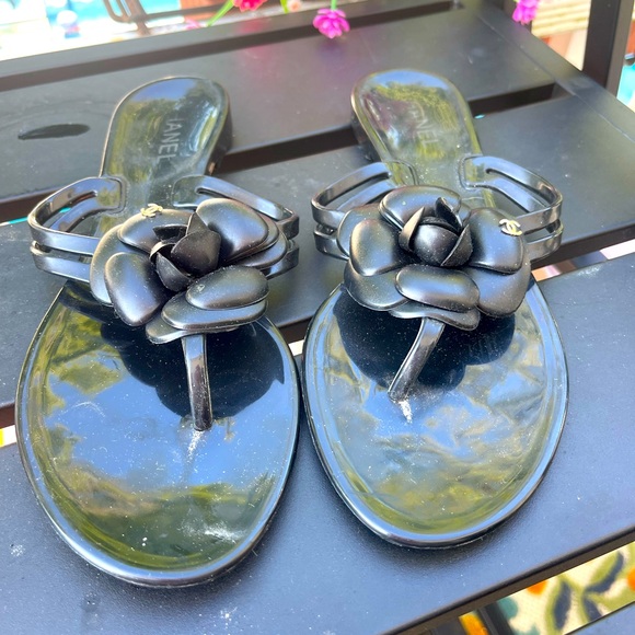 Chanel flower flip flops - Picture 1 of 9